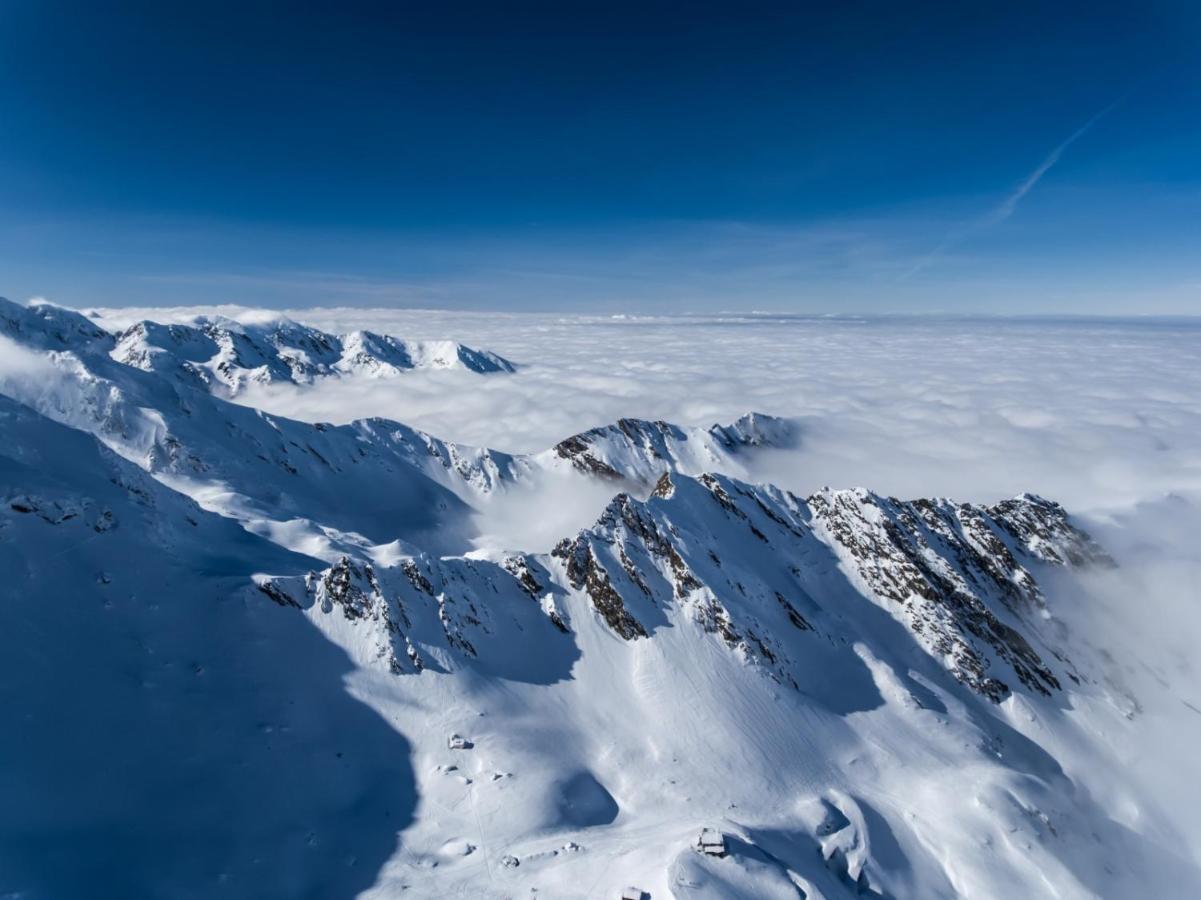 Hotel Of Ice Transylvania Cîrţişoara Bagian luar foto