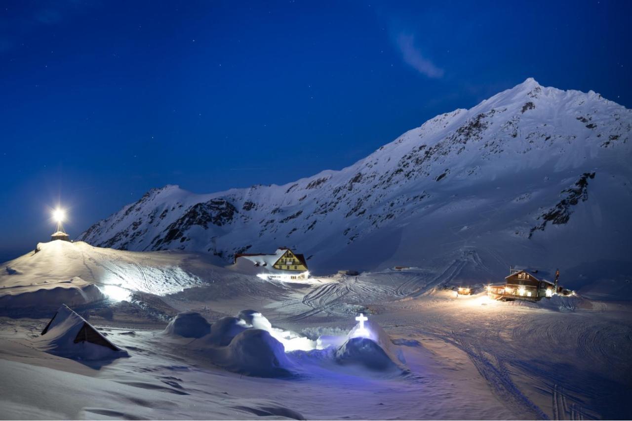 Hotel Of Ice Transylvania Cîrţişoara Bagian luar foto