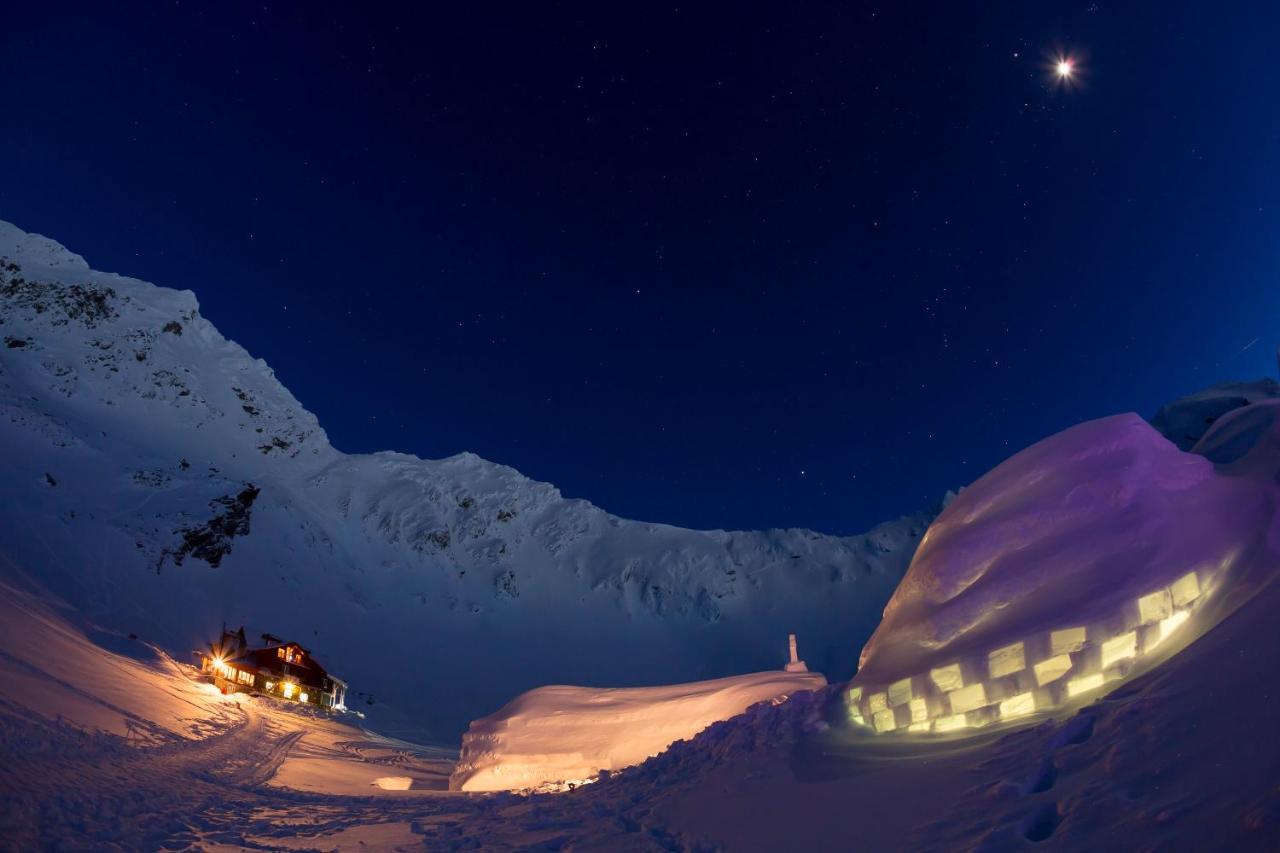 Hotel Of Ice Transylvania Cîrţişoara Bagian luar foto