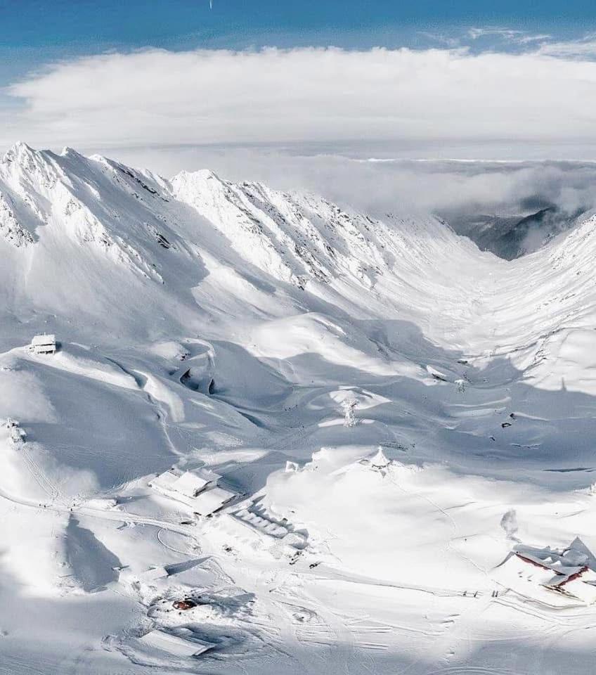 Hotel Of Ice Transylvania Cîrţişoara Bagian luar foto